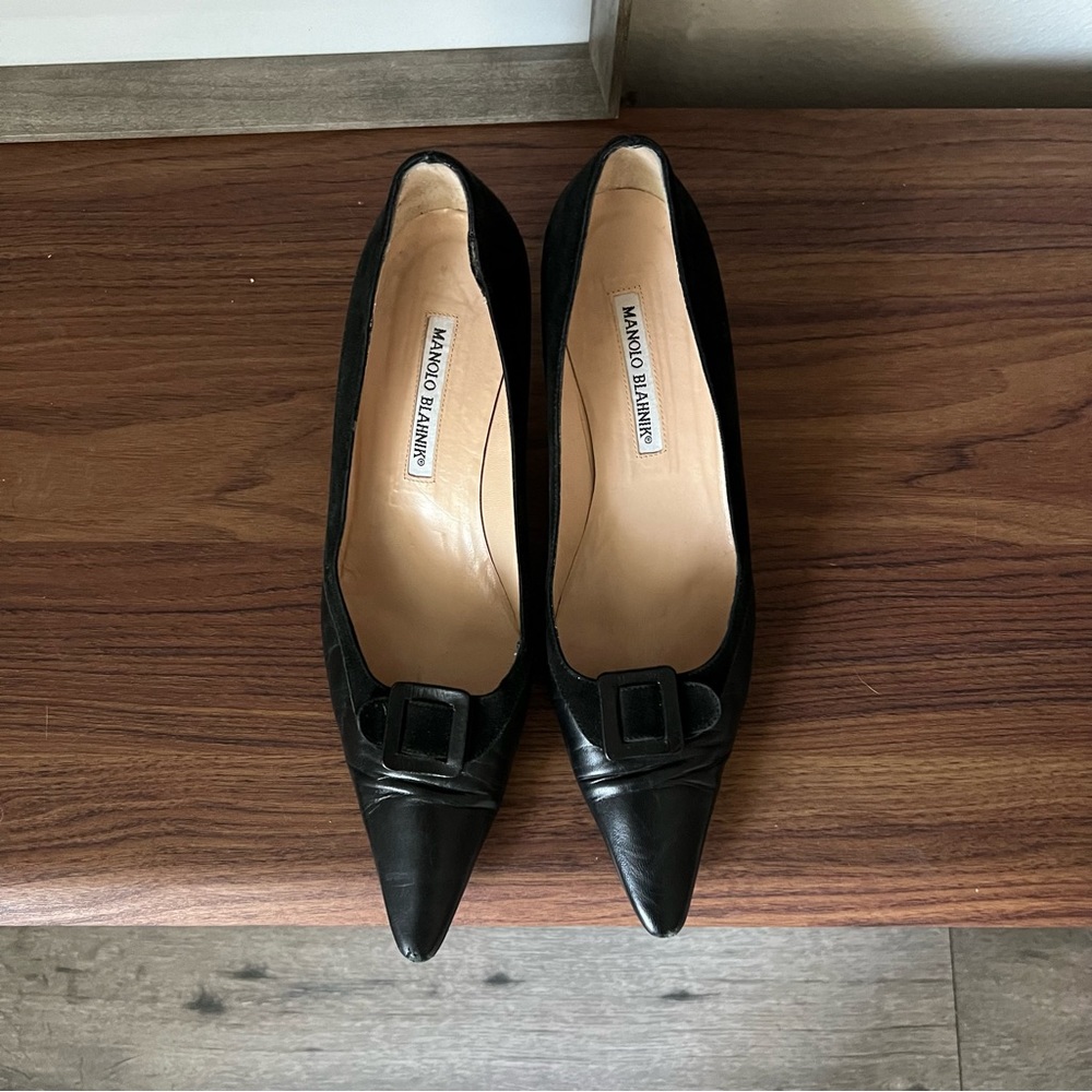 Manolo Blahnik Black Leather Pumps